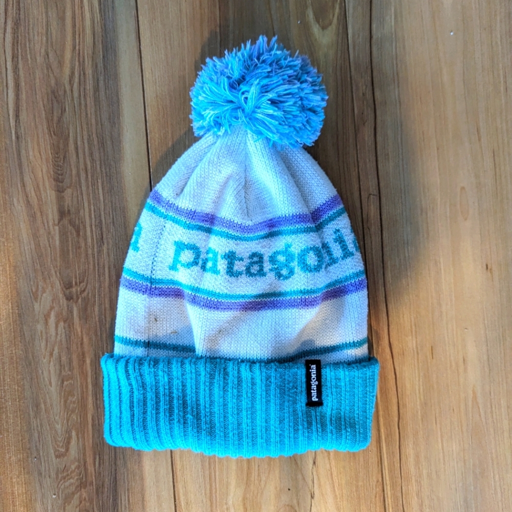 Patagonia Powder Town winter pom beanie - vintage white purple green